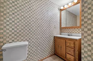 11 Redwood Ct, Racine, WI 53402 - Photo 57
