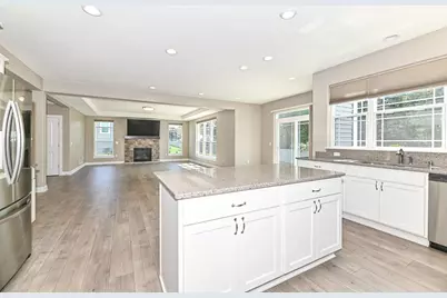 1515 E Maple View Dr, Oak Creek, WI 53154 - Photo 21