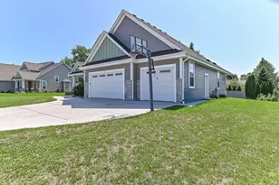 1515 E Maple View Dr, Oak Creek, WI 53154 - Photo 3