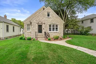 2452 S 74th St, West Allis, WI 53219 - Photo 35