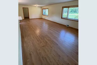 7315 S 48th St, Franklin, WI 53132 - Photo 5