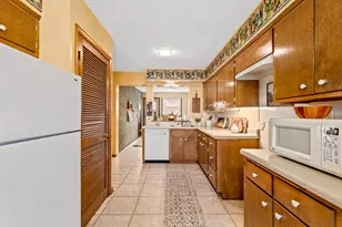 11307 W Garfield Ave, Wauwatosa, WI 53226 - Photo 13