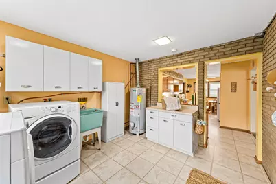 11307 W Garfield Ave, Wauwatosa, WI 53226 - Photo 23