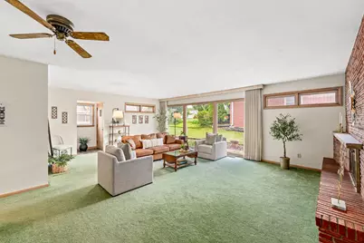 11307 W Garfield Ave, Wauwatosa, WI 53226 - Photo 7