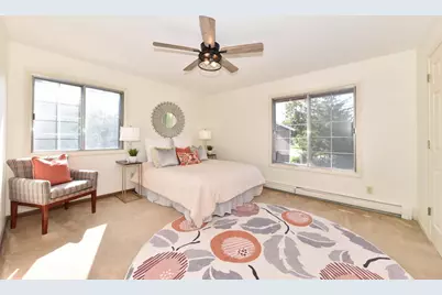149  Linden Ln #6, Thiensville, WI 53092 - Photo 5