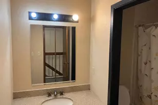 5648 S 27th St, Milwaukee, WI 53221 - Photo 9