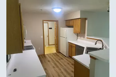 827  Lannon Ter #1101, Racine, WI 53406 - Photo 5