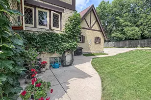 210 W College Ave, Waukesha, WI 53186 - Photo 37