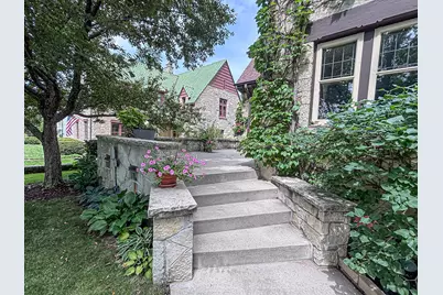 210 W College Ave, Waukesha, WI 53186 - Photo 3