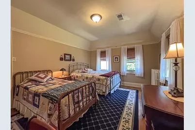 210 W College Ave, Waukesha, WI 53186 - Photo 29