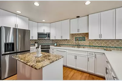 493  Lillian Ct, Delafield, WI 53018 - Photo 25