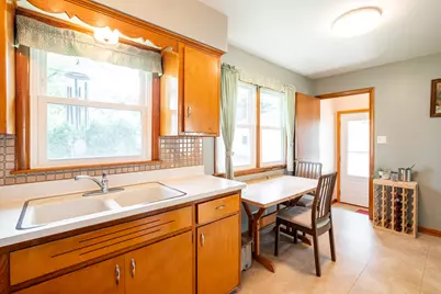 4014 S Logan Ct, Milwaukee, WI 53207 - Photo 9