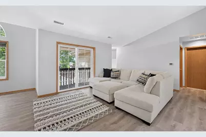 6115 S Creekside Dr #12, Cudahy, WI 53110 - Photo 5