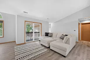 6115 S Creekside Dr, Cudahy, WI 53110 - Photo 5