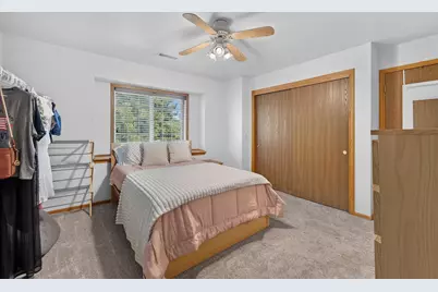 6115 S Creekside Dr #12, Cudahy, WI 53110 - Photo 13
