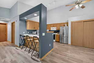 6115 S Creekside Dr, Cudahy, WI 53110 - Photo 9