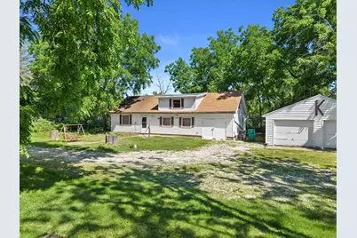 W156N7968  Pilgrim Rd, Menomonee Falls, WI 53051 - Photo 3