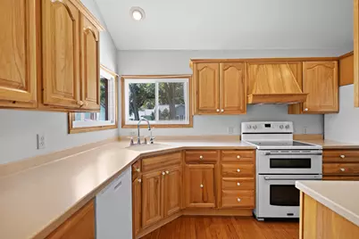 7916  Shorewood Dr, Salem, WI 53168 - Photo 5
