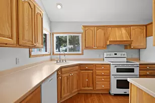 7916 Shorewood Dr, Salem, WI 53168 - Photo 5