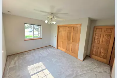 520  Windstone Dr, Hartland, WI 53029 - Photo 15