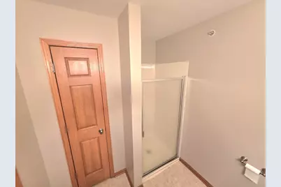520  Windstone Dr, Hartland, WI 53029 - Photo 13