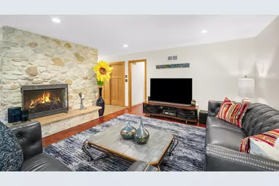 W74N755  Spruce Ave, Cedarburg, WI 53012 - Photo 11