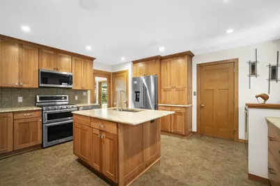 W74N755  Spruce Ave, Cedarburg, WI 53012 - Photo 5