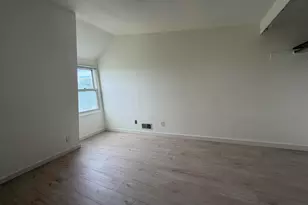 8877 N Swan Rd, Milwaukee, WI 53224 - Photo 9