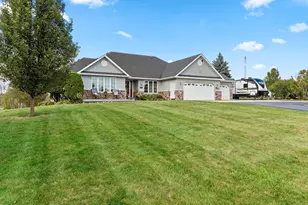6150 Silver Hills Dr, Manitowoc Rapids, WI 54220 - Photo 3