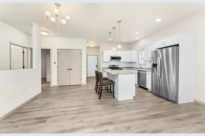 1800  Prairie Pl #4, Holmen, WI 54636 - Photo 5
