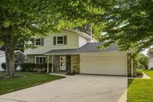 931 Fairview Dr, Port Washington, WI 53074 - Photo 1
