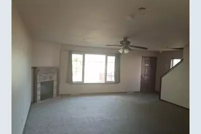 1911  Mallard Pointe Cir #H, Waukesha, WI 53189 - Photo 3