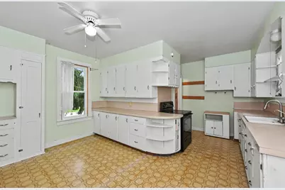 139 W Oak Grove St, Juneau, WI 53039 - Photo 13