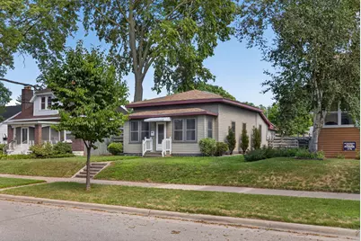 345  20th St, La Crosse, WI 54601 - Photo 1