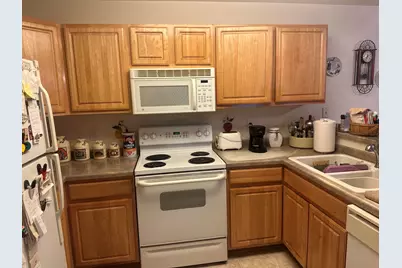210 E Remer Rd #204, Elkhorn, WI 53121 - Photo 9