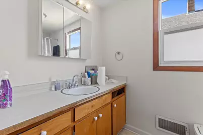 1511  Lombard Ave, Racine, WI 53402 - Photo 11