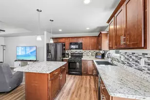 1511 E Longneedle Ln, Elkhorn, WI 53121 - Photo 5