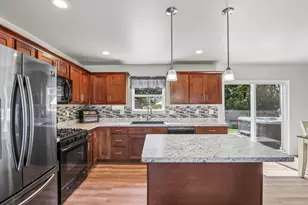 1511 E Longneedle Ln, Elkhorn, WI 53121 - Photo 7