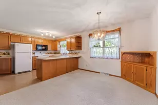 442 Sunnyside Dr, Caledonia, MN 55921 - Photo 3