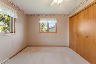 442 Sunnyside Dr, Caledonia, MN 55921 - Photo 15