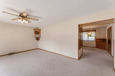 442  Sunnyside Dr, Caledonia, MN 55921 - Photo 9