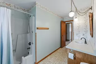442 Sunnyside Dr, Caledonia, MN 55921 - Photo 13