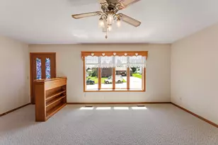442 Sunnyside Dr, Caledonia, MN 55921 - Photo 7