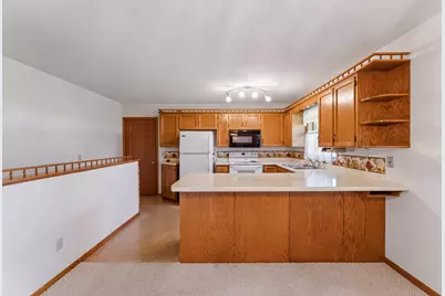 442  Sunnyside Dr, Caledonia, MN 55921 - Photo 5