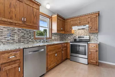 W162N10591  Auburn Ln, Germantown, WI 53022 - Photo 7