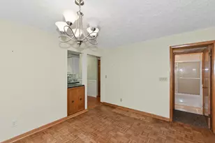 1025 W Cumberland Dr, Waukesha, WI 53188 - Photo 11
