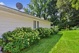 1025 W Cumberland Dr, Waukesha, WI 53188 - Photo 31