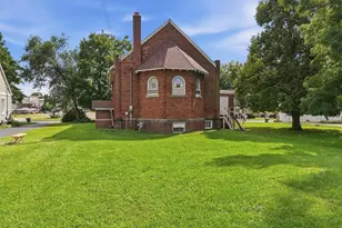 414 Grove St, Sullivan, WI 53178 - Photo 3