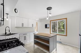 18345 Ashlea Dr, Brookfield, WI 53045 - Photo 11
