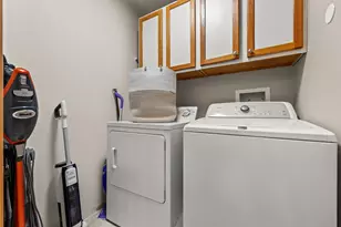 12155 W Virginia Cir, Franklin, WI 53132 - Photo 15